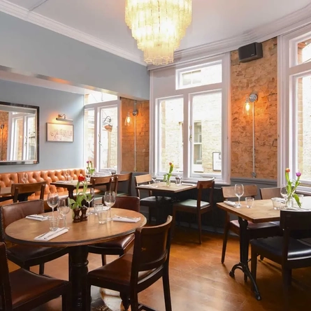 Metro - Kings Stores (Whitechapel) - The dining area of The Kings Stores