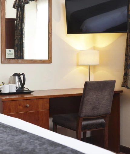 A hotel room in the Hunters Hall Inn.
