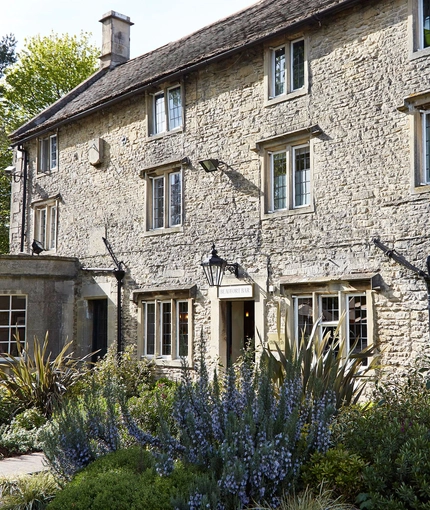 Cross Hands Hotel (Old Sodbury) Exterior