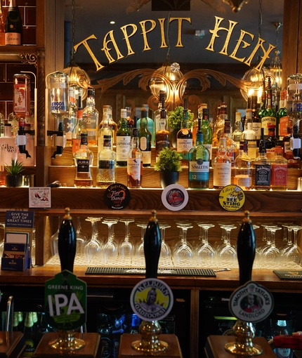 3910_Heritage_UC_TappitHen_Dunblane_Pub_034.jpg.JPG