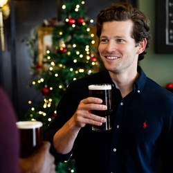 Christmas_GK_HT_People-Lifestyle_Drinks_2024_010.jpg