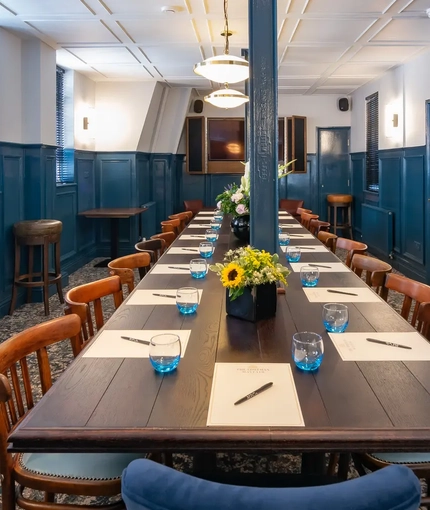 Metro - Footman (Mayfair) - The Boardroom