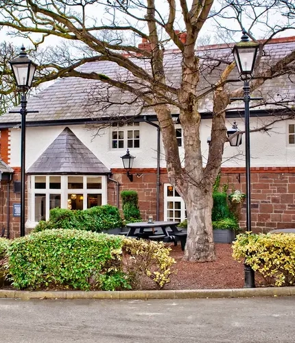 Hinderton Arms (Neston) Exterior