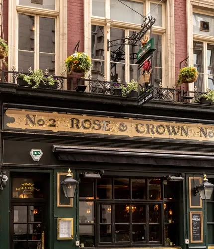 7242_GK_Heritage_Rose&Crown_Mayfair_Pub_2023_001.jpg