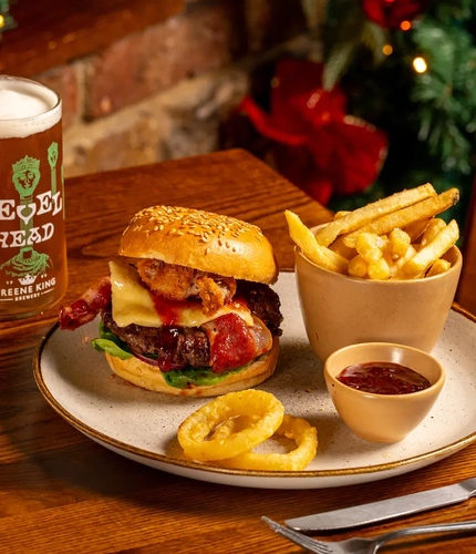 Christmas_GK_UC_Product_Mood_Festive-Burger&Beyond-Meat-Burger_2024_002.JPG