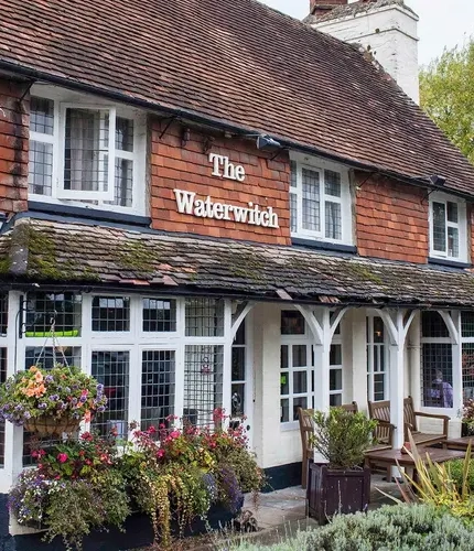 Waterwitch (Odiham) Exterior