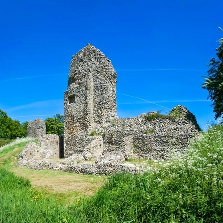 An image of Berkhamsted Castle advertising local attractions near to Chef & Brewer venues.