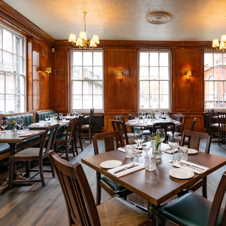 Metro - The Chesterfield Arms (Mayfair) - Dining Area