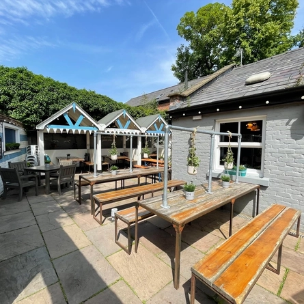 8044 Ye Olde Cock (Didsbury) - PS - BEER GARDEN - INTRO.jpg