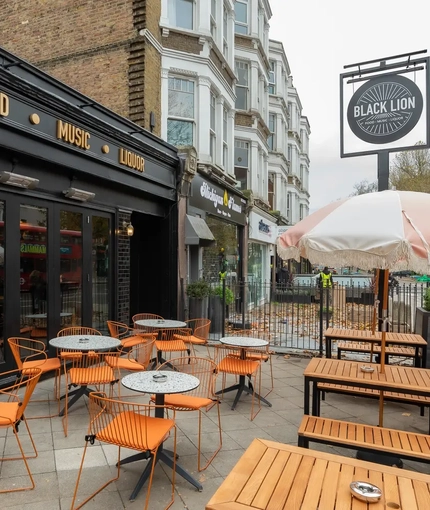 Metro - Black Lion - West Hampstead - Exterior