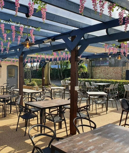 The beer garden of The Lumbertubs.