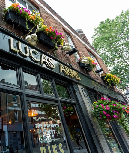 6760_GK_UC_LucasArms_London_Pub_15.JPG