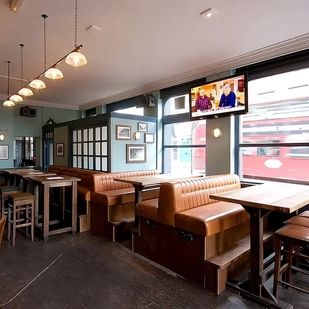Metro - Worlds End (Finsbury Park) - The dining area of The World's End