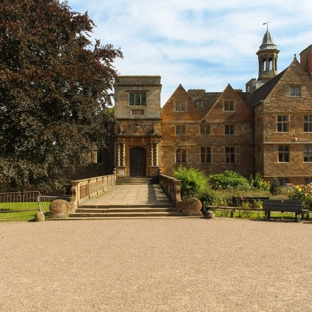 An image of Rufford Abbey advertising local attractions near to Chef & Brewer venues.
