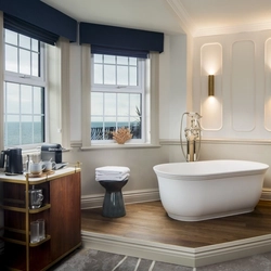 5308_P&V_EV_White-Horses_Rottingdean_Venue_Suite-Bathroom_2024_001.jpg